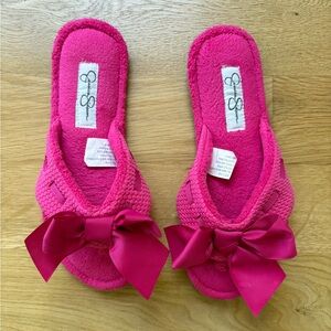 JESSICA SIMPSON Pink Slippers Size 5-6